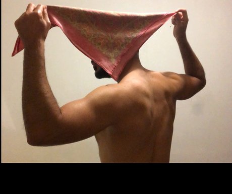Foto di nudo di fuga di OnlyFans di O R E D