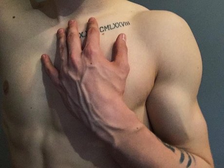 Foto di nudo di fuga di OnlyFans di Bom Menino