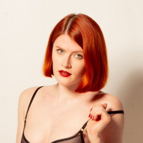 Foto di nudo di fuga di OnlyFans di Lucy Huxley