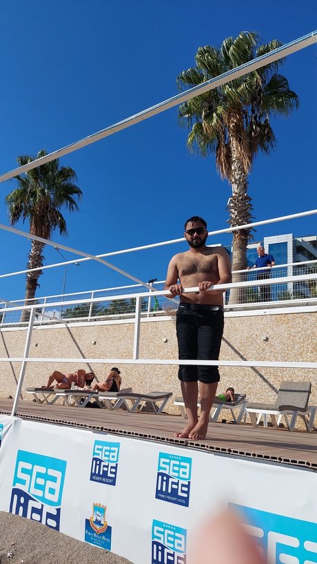 Foto di nudo di fuga di OnlyFans di Adnan Rafiq