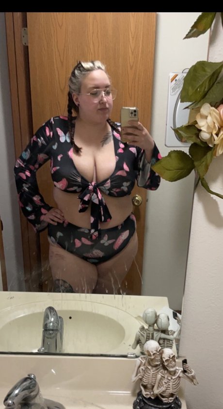 Foto di nudo di fuga di OnlyFans di Emily 