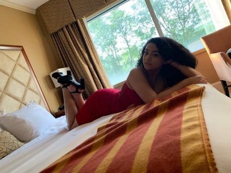 Foto di nudo di fuga di OnlyFans di Paris Waters