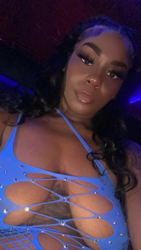 Foto di nudo di fuga di OnlyFans di Paris