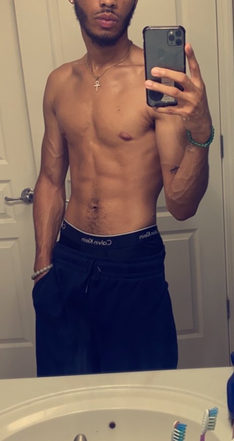 Foto di nudo di fuga di OnlyFans di 007papi