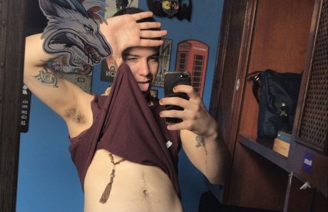 Foto di nudo di fuga di OnlyFans di Yuki Ashmedai