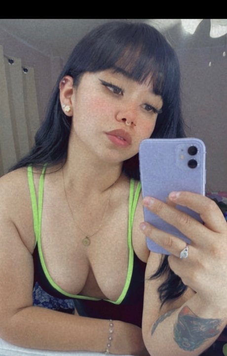 Foto di nudo di fuga di OnlyFans di Paola Miel