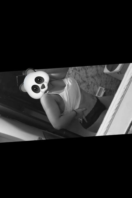 Foto di nudo di fuga di OnlyFans di Panda