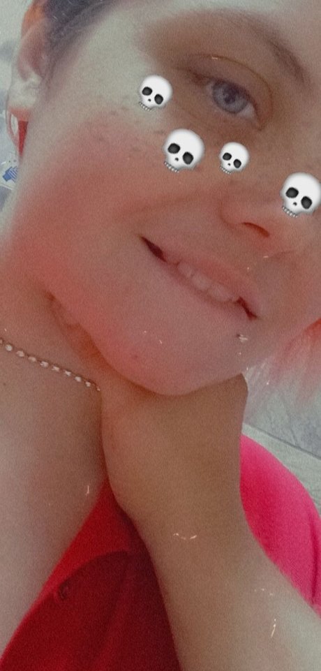 Foto di nudo di fuga di OnlyFans di Amanda