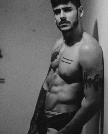 Foto di nudo di fuga di OnlyFans di Lobo 