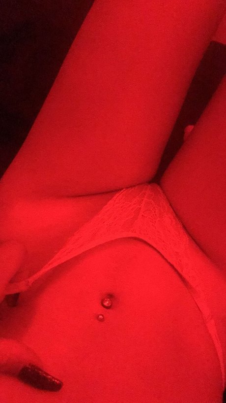 Foto di nudo di fuga di OnlyFans di Lil Slut