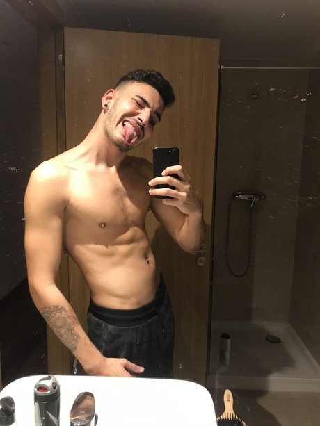 Foto di nudo di fuga di OnlyFans di Albertocomas