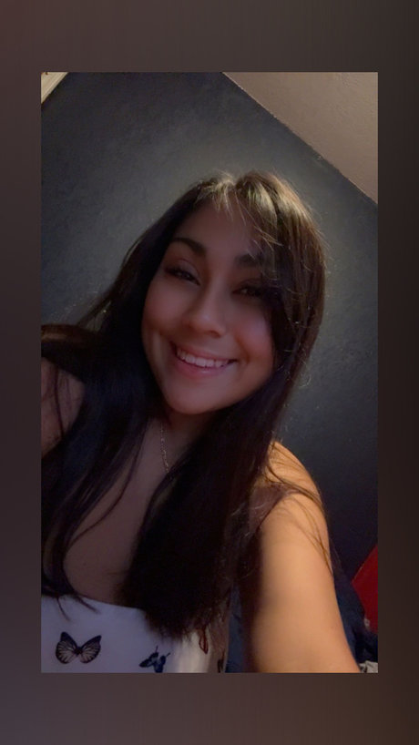 Foto di nudo di fuga di OnlyFans di Alani