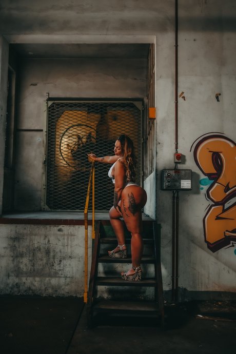 Foto di nudo di fuga di OnlyFans di Aleeexa
