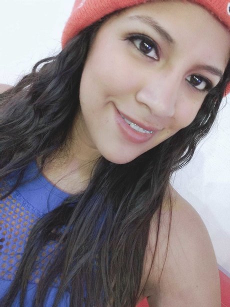 Foto di nudo di fuga di OnlyFans di Alejandra