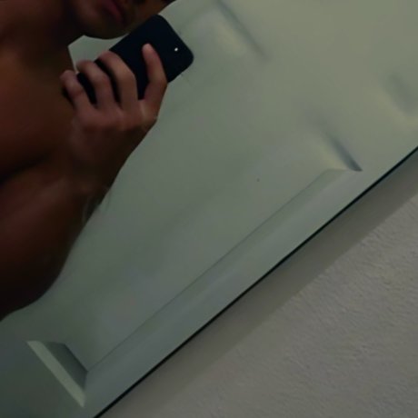 Foto di nudo di fuga di OnlyFans di Xlxn