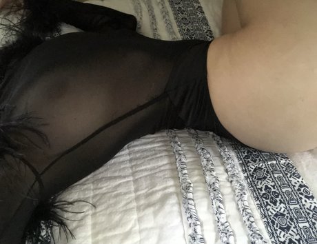 Foto di nudo di fuga di OnlyFans di Alaska