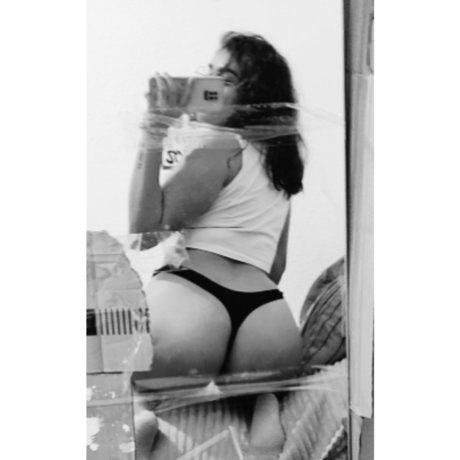 Foto di nudo di fuga di OnlyFans di Perla 21