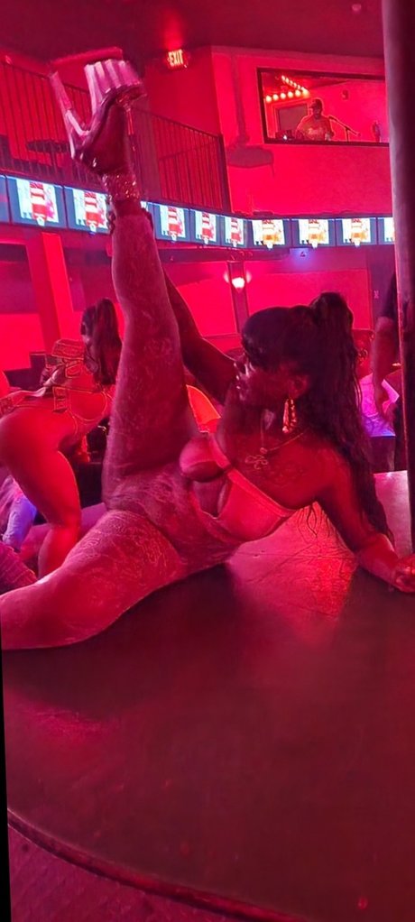 Foto di nudo di fuga di OnlyFans di Pentagon Dallas