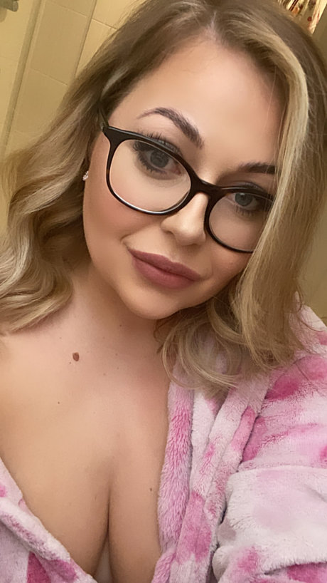 Foto di nudo di fuga di OnlyFans di Penny