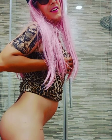 Foto di nudo di fuga di OnlyFans di Penelope Crossdesser