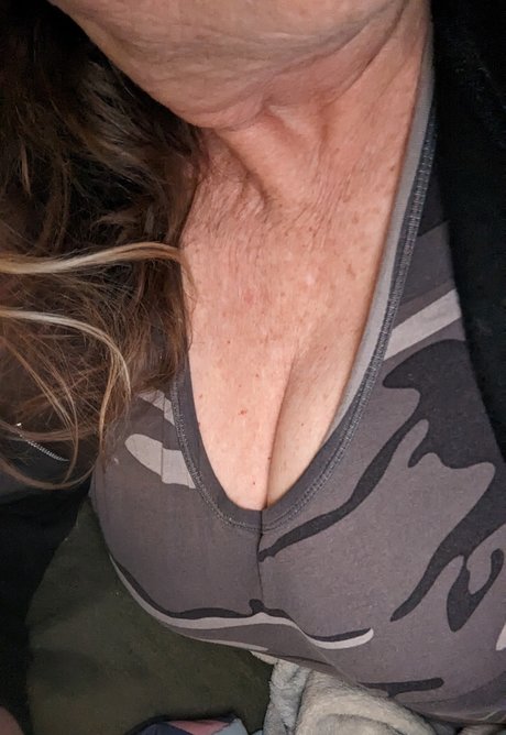 Foto di nudo di fuga di OnlyFans di Peggy Mature Profile Updated 12123