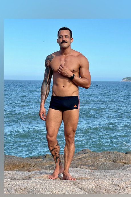 Foto di nudo di fuga di OnlyFans di Pedro Surf