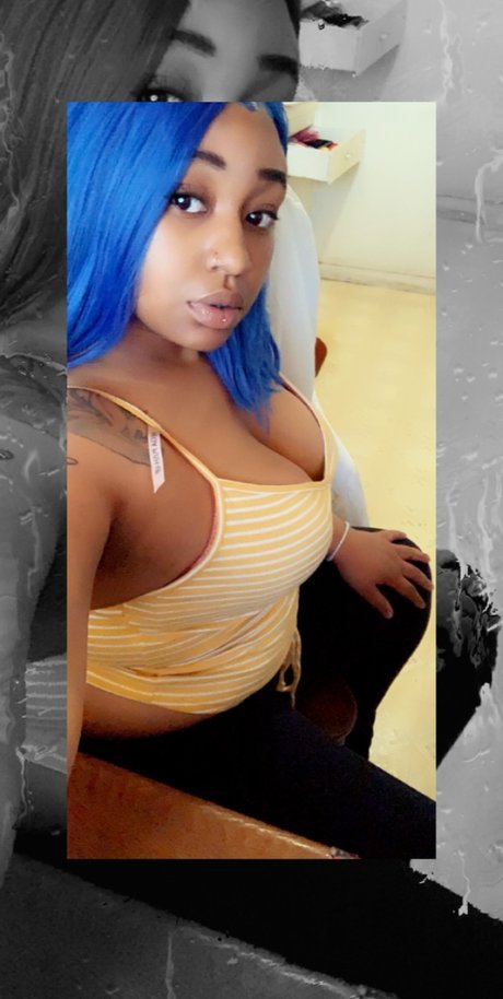 Foto di nudo di fuga di OnlyFans di Tiffany Love
