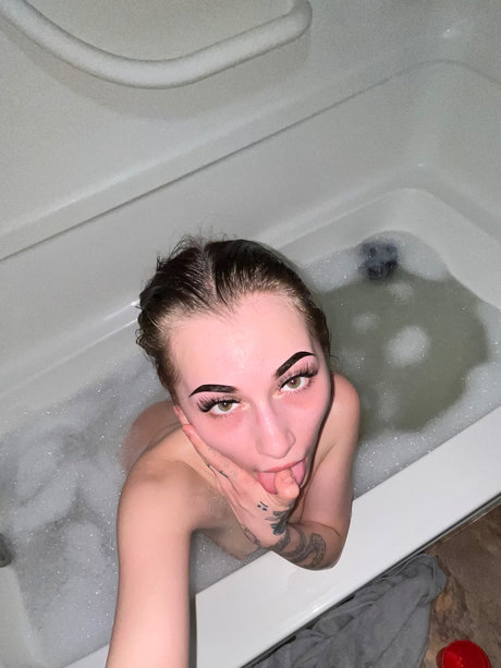 Foto di nudo di fuga di OnlyFans di Nelly