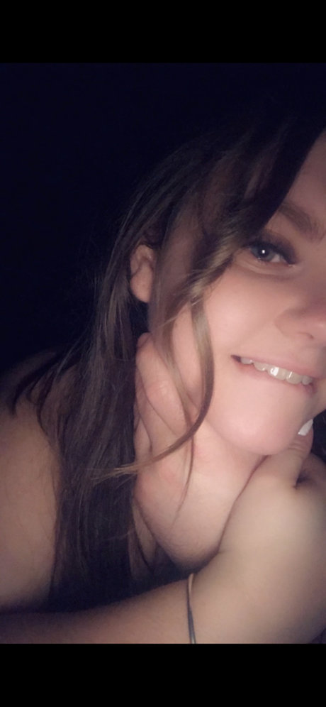 Foto di nudo di fuga di OnlyFans di Peachy Babe