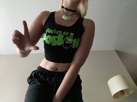 Foto di nudo di fuga di OnlyFans di Peachy Penny