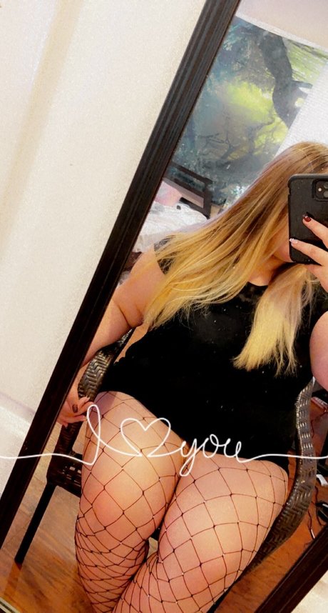 Foto di nudo di fuga di OnlyFans di Peach