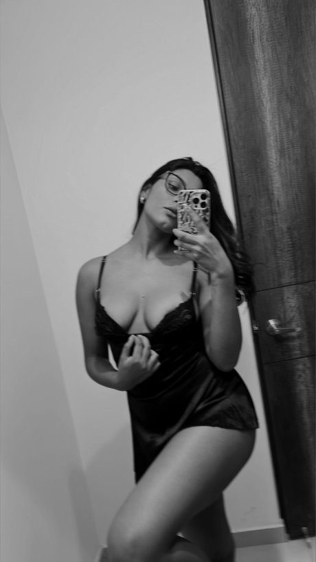 Foto di nudo di fuga di OnlyFans di Pauline