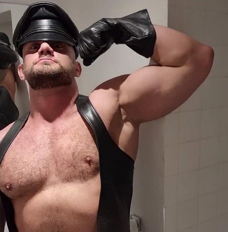 Foto di nudo di fuga di OnlyFans di Paul Europe