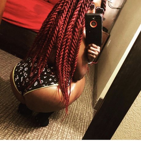 Foto di nudo di fuga di OnlyFans di Apache Baltimore