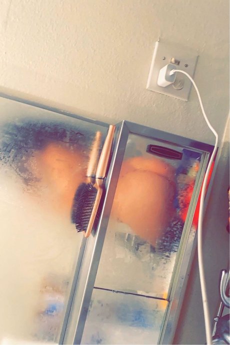 Foto di nudo di fuga di OnlyFans di Babygirl