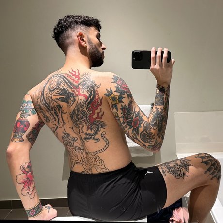 Foto di nudo di fuga di OnlyFans di Fip