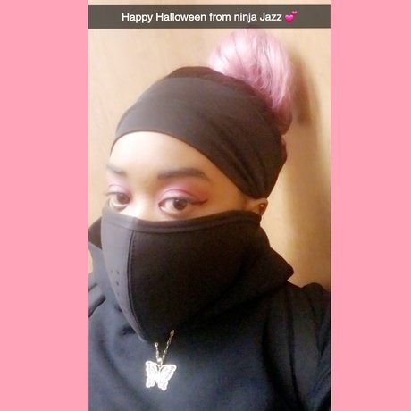 Foto di nudo di fuga di OnlyFans di Jazzie