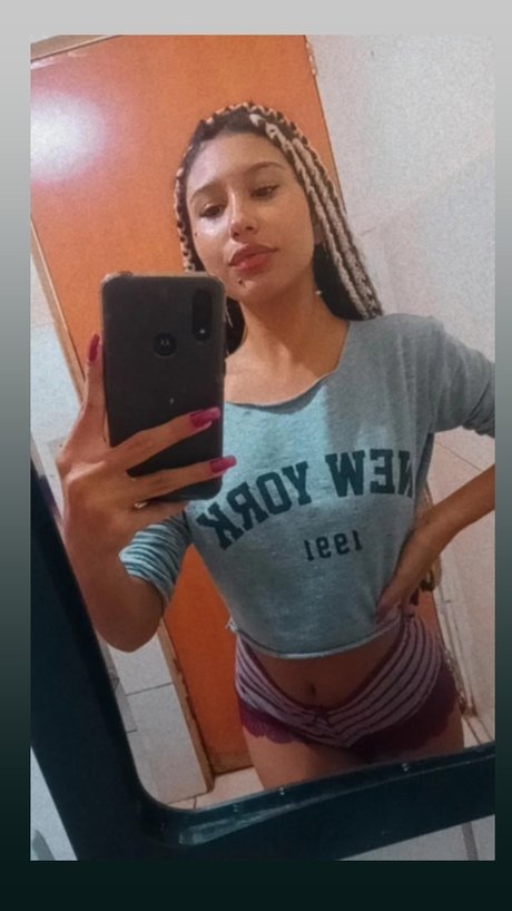 Foto di nudo di fuga di OnlyFans di Victoria