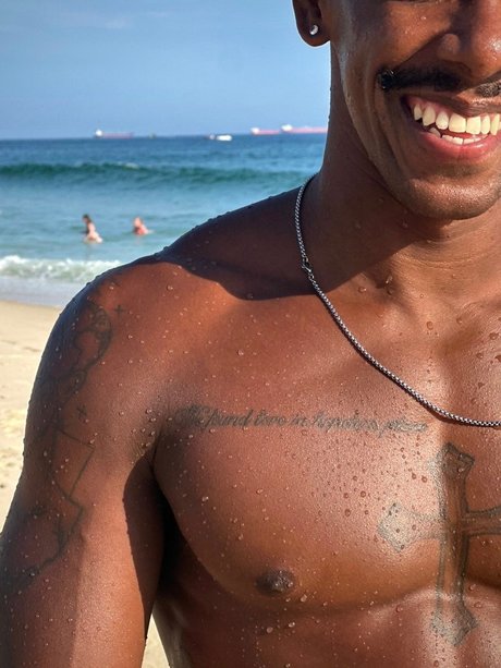 Foto di nudo di fuga di OnlyFans di Pierre Carioca Almir Charr