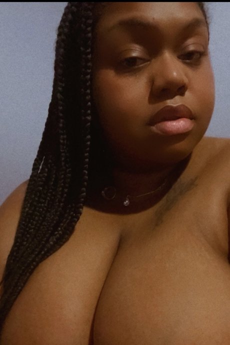 Foto di nudo di fuga di OnlyFans di Pierced Princess