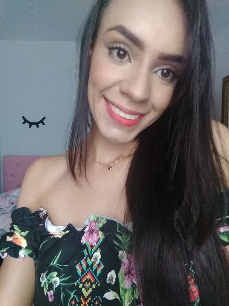 Foto di nudo di fuga di OnlyFans di Phania