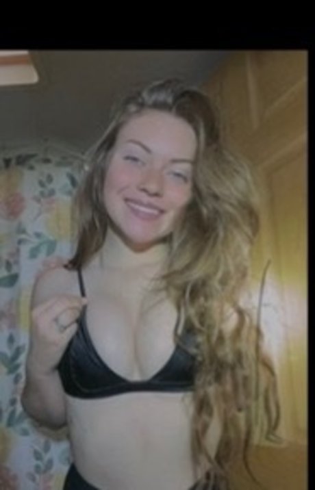 Foto di nudo di fuga di OnlyFans di Kay