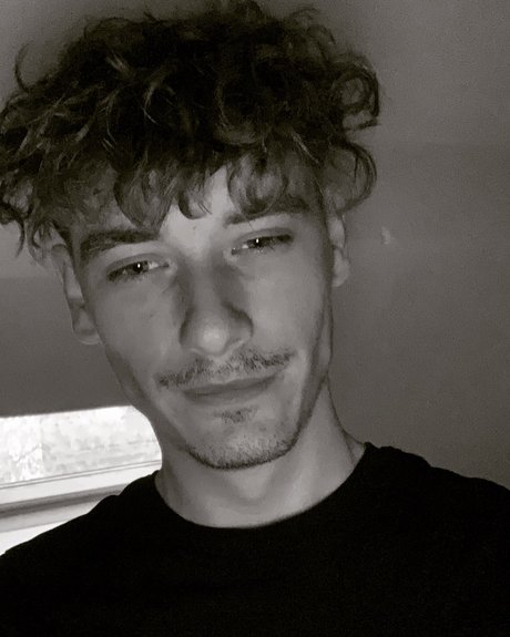 Foto di nudo di fuga di OnlyFans di Valentin