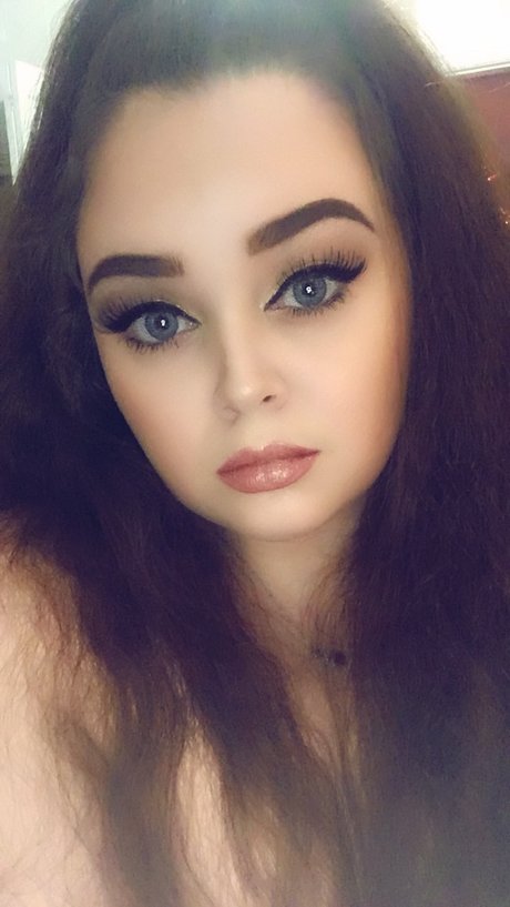 Foto di nudo di fuga di OnlyFans di Plus Size Barbie