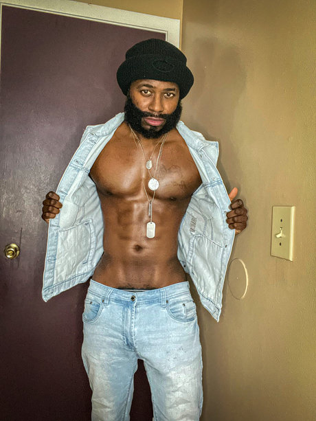 Foto di nudo di fuga di OnlyFans di Pleasure
