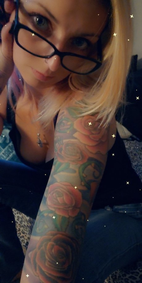 Foto di nudo di fuga di OnlyFans di Anne Raven