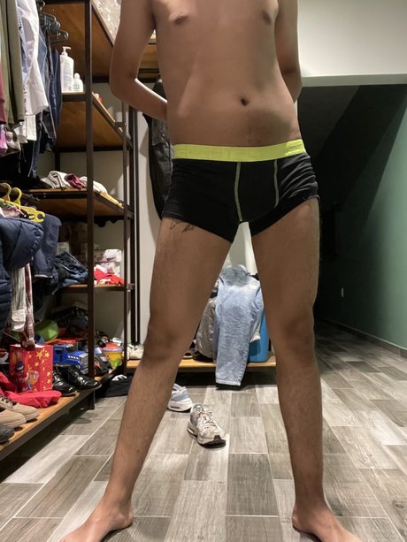 Foto di nudo di fuga di OnlyFans di Chochue