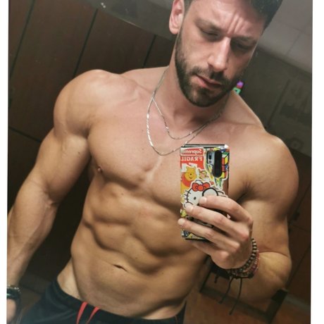 Foto di nudo di fuga di OnlyFans di Pizza Biceps