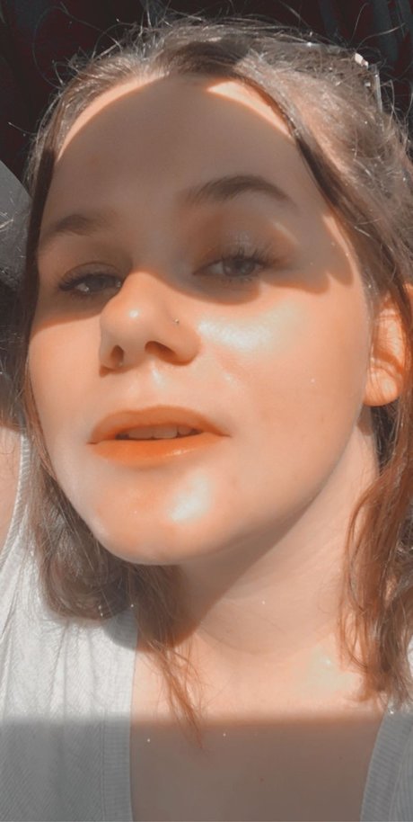 Foto di nudo di fuga di OnlyFans di Pixie
