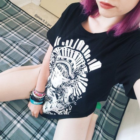 Foto di nudo di fuga di OnlyFans di  Pixie 